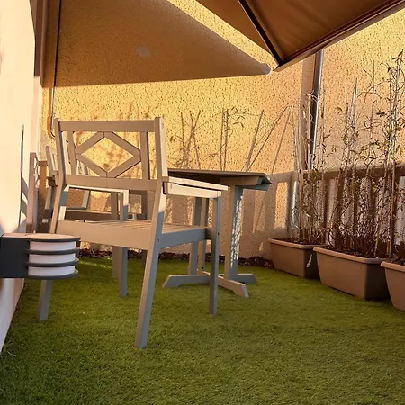 Urban Private Pensión 4*